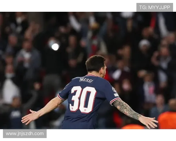 巴黎圣日耳曼与曼彻斯特城激战正酣，欧冠之巅谁能拔得头筹