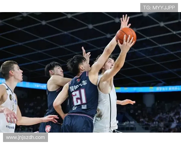 广东宏远力克劲敌再创辉煌 全面分析比赛关键时刻与战术布局