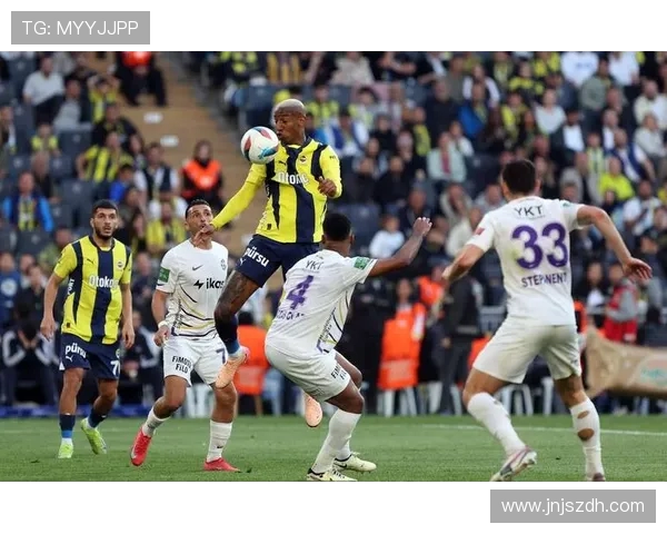 波尔图迎战劲敌全力争胜 展现球队实力与未来潜力