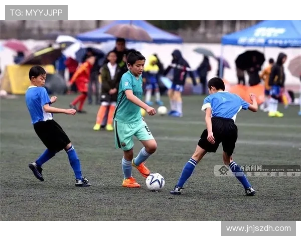 深圳足球队的耐力之道:揭开足球巨献的神秘面纱 深圳足球队的耐力之道:揭开足球巨献的神秘面纱