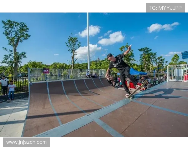 滑板精英赛精彩回顾：北京攀岩队展现出色节奏与实力